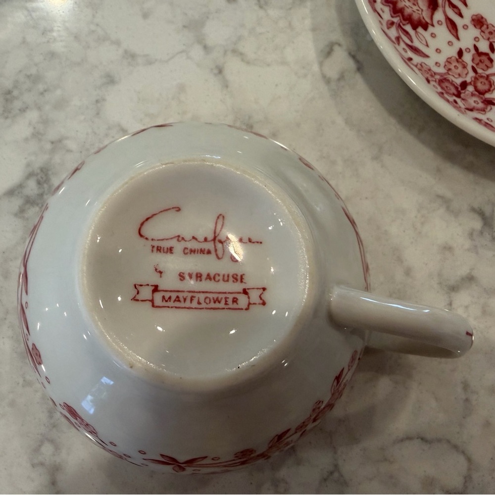 6 Floral Red and White Teacups and Saucers - Picture 4 of 5